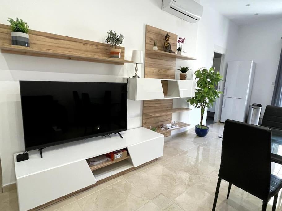 Brand New Appartement Of Two Bedrooms In สลีมา ภายนอก รูปภาพ